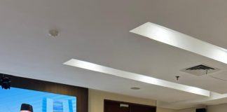 Gubernur Ansar Sampaikan Sejumlah Usulan Proyek APBN kepada Wamen PUPR Gubernur Ansar Ahmad, bertemu Wakil Menteri PUPR RI Diana Kusumastuti, membahas sejumlah proyek lanjutan menggunakan dana APBN di Kepulauan Riau, Senin (9/12/2024). F, diskominfo Kepri