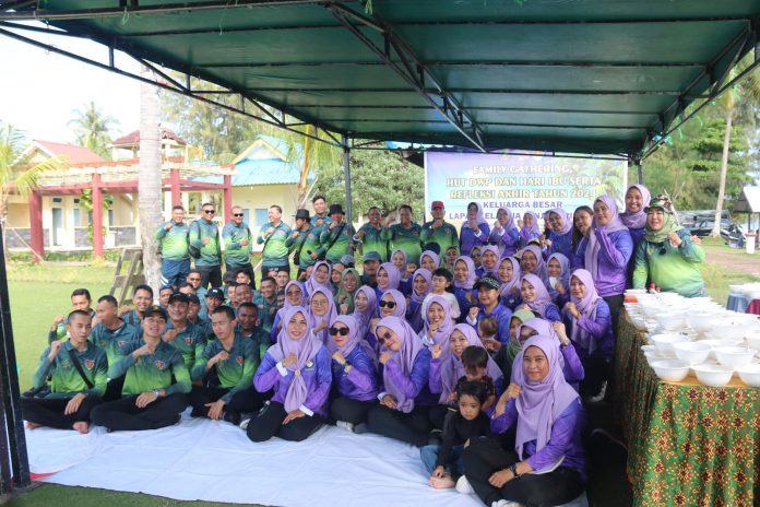 Lembaga Pemasyarakatan (Lapas) Kelas IIA Tanjungpinang menyelenggarakan Family Gathering yang dirangkaikan dengan sejumlah kegiatan, termasuk pertemuan rutin arisan Dharma Wanita Persatuan (DWP), peringatan HUT DWP, Hari Ibu, dan Refleksi Akhir Tahun 2024 di Pantai Dugong Trikora, Sabtu (14/12). F, Lapas Kelas II A Tanjungpinang