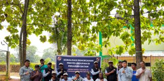 Bakamla RI Gelar Sosialisasi dan Pembagian Sembako di Sekitar Perairan Batam Dalam rangkaian peringatan Hari Ulang Tahun ke-19 Bakamla RI, Pangkalan Bakamla Batam melaksanakan kegiatan sosialisasi, Senin (23/12/2024) f, humas Bakamla