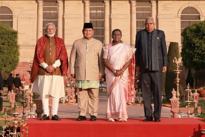 Presiden Republik Indonesia, Prabowo Subianto, menghadiri acara resepsi diplomatik “At Home Reception” yang digelar di Rashtrapati Bhavan, Minggu (26/01/2025). (BPMI Setpres)
