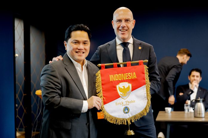 PSSI dan Asosiasi Sepakbola Kerajaan Belanda (KNVB) kembali menegaskan komitmen bersama dalam membangun sepak bola Indonesia melalui kemitraan strategis. Langkah ini dipertegas dalam pertemuan resmi yang berlangsung di Kampus KNVB, Zeist, Belanda, Senin (27/1) F,PSSI