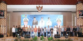 Wali Kota Rudi Ajak Seluruh Elemen Jaga Kekompakan dan Wujudkan Batam Kota Baru Acara Pisah Sambut Komandan Lantamal IV Batam, di Ball Room, Wyndham Panbil Batam, Keluran Mukakuning, Seibeduk, Batam, Jumat (4/1/2025) malam. F, Pemko Batam