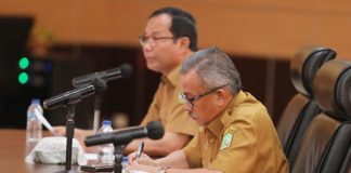 Pendapatan Kota Batam 2024 Terealisasi 97,95 Persen Sekretaris Daerah Kota Batam, Jefridin, yang juga menjabat sebagai Ketua Tim Anggaran Pemerintah Daerah (TAPD) Kota Batam, memimpin Rapat Koordinasi terkait Pelaksanaan Anggaran Pendapatan dan Belanja Daerah (APBD) 2025 dan Pertanggungjawaban APBD 2024, di Kantor Walikota Batam, Senin (6/1/2025). F, Pemko Batam