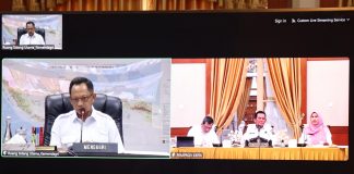 Rakor dengan Mendagri, Gubernur Ansar Ajukan Diskresi untuk Maksimalkan Penataan Non ASN Kepri Gubernur Kepri, Ansar Ahmad mengajukan beberapa diskresi saat mengikuti rakor Penyelesaian Penataan Tenaga Non ASN di Instansi Pemda bersama Mendagri Tito Karnavian, MenpanRB Rini Widyantini, dan Kepala BKN RI Zudan Arif Fakrulloh secara online dari Gedung Daerah Provinsi Kepri, Rabu (8/1). F, diskominfo Kepri