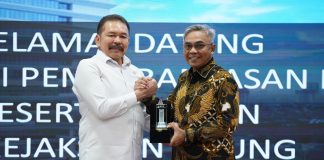 KPK dan Kejagung Komitmen Berantas Korupsi Jaksa Agung RI Burhanuddin menerima kunjungan kehormatan Ketua Komisi Pemberantasan Korupsi (KPK) Komjen Pol. Setyo Budiyanto beserta jajaran Wakil Ketua KPK, di Gedung Utama Kejaksaan Agung, Jakarta, Rabu (8/1/2025). F, kejagung