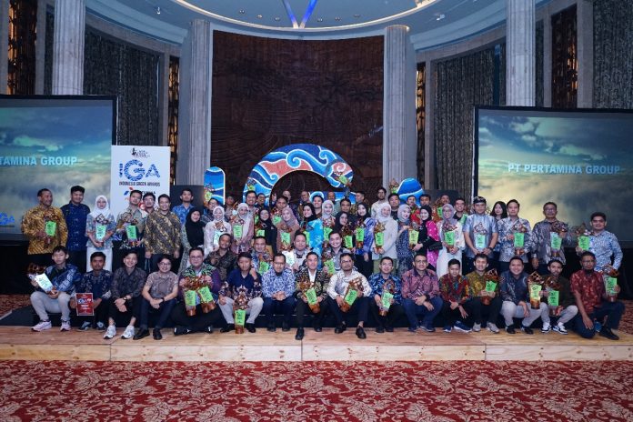 PT Pertamina Patra Niaga Regional Sumatera Bagian Utara (Sumbagut) berhasil meraih 11 penghargaan di bidang Tanggung Jawab Sosial dan Lingkungan (TJSL) pada ajang Indonesia Green Awards (IGA) ke-16 yang diselenggarakan oleh La Tofi School of Social Responsibility di Jakarta, Rabu (15/1/2025). F, Pertamina