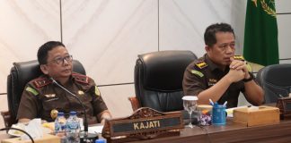 Kajati Kepri Hentikan Penuntutan Berdasarkan Keadilan Restoratif terhadap Andreas Marbun, Pelaku Pencurian Sepeda Motor di Batam Kepala Kejaksaan Tinggi Kepulauan Riau (Kejati Kepri) Teguh Subroto, didampingi Aspidum Kejati Kepri Bayu Pramesti, dan Kasi Oharda Marthyn Luther, serta diikuti secara virtual oleh Kajari Batam I Ketut Kasna Dedi, menggelar ekspose permohonan penghentian penuntutan berdasarkan keadilan restoratif terhadap perkara pidana pencurian, Rabu (22/1/2025). F, Kejati Kepri