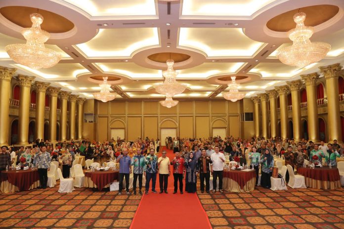 Pemerintah Kota (Pemko) Batam terus berupaya meningkatkan kesadaran masyarakat dalam membayar pajak daerah melalui sosialisasi yang digelar di Hotel Harmoni One Batam, Kamis (30/1/2025) f,Pemko Batam