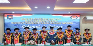 Wali Kota Batam Terpilih, Amsakar Achmad, Raih Gelar Doktor Ilmu Pemerintahan di IPDN Wali Kota Batam terpilih, Amsakar Achmad, berhasil meraih gelar doktor ilmu pemerintahan setelah menyelesaikan ujian sidang terbuka di Institut Pemerintahan Dalam Negeri (IPDN), Jakarta, Jumat (14/2/2025) f,Pemko Batam