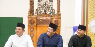 Ribuan Warga Bintan Hadiri Peringatan Isra Miraj, Gubernur Ansar Ajak Perkuat Ukhuwah Islamiyah Gubernur Kepulauan Riau H. Ansar Ahmad turut hadir bersama Bupati Bintan Roby Kurniawan, Wakil Bupati Bintan Ahdi Muqsith dalam peringatan Isra dan Miraj Nabi Muhammad SAW Tahun 2025 M/1446 H yang digelar di Masjid At-Taubah, Toapaya Selatan, Kamis (30/1). F,diskominfo Kepri