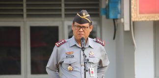 Kalapas Tanjungpinang Tegaskan Komitmen Cegah Narkoba dan Perkuat Karakter Warga Binaan Kepala Lembaga Pemasyarakatan (Kalapas) Kelas IIA Tanjungpinang, Untung Cahyo Sidharto, pimpin Apel Perdana yang berlangsung di halaman depan Lapas Kelas IIA Tanjungpinang pada Senin (10/2/2025) pagi. F, Lapas