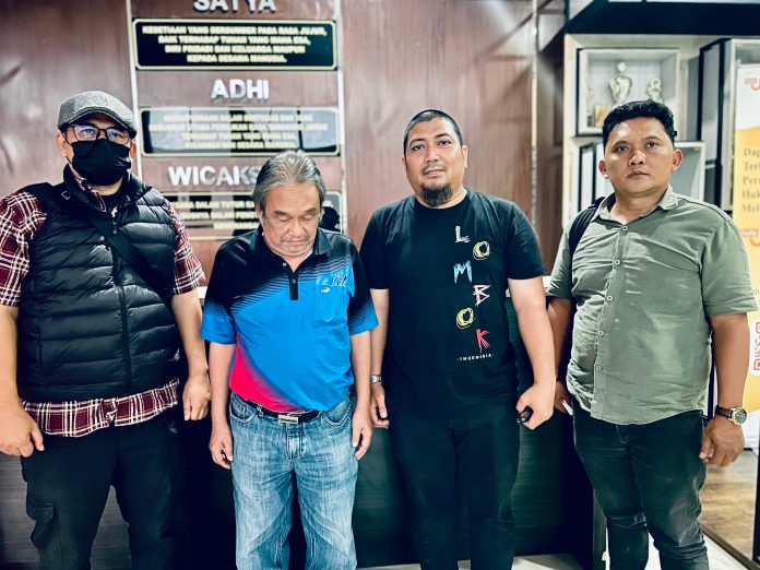 Tim SIRI Kejaksaan Agung berhasil mengamankan seorang buronan DPO Kejaksaan Tinggi Jawa Tengah di Golden Boulevard, Jl. Pahlawan Seribu Nomor 28, Lengkong Karya, Kecamatan Serpong Utara, Kota Tangerang Selatan, Banten, Kamis, (20/2/2025 ) pukul 16.50 WIB. F, Kejagung