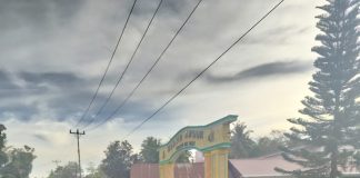 Tim Tabur Kejati Kepri Tangkap Buronan Kejari Batam di Nias Barat Tim Tangkap Buronan (Tabur) Bidang Intelijen Kejaksaan Tinggi Kepulauan Riau bersama Tim Intelijen Kejaksaan Negeri Gunung Sitoli berhasil mengamankan seorang buronan yang masuk dalam Daftar Pencarian Orang (DPO) Kejaksaan Negeri Batam di Desa Tetesua, Kecamatan Sirombu, Kabupaten Nias Barat, Sumatera Utara, Senin (28/22025), pukul 17.30 WIB f, Kejati Kepri