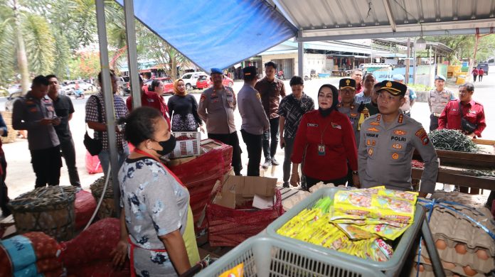 Kapolresta Tanjungpinang Kombes Pol Hamam Wahyudi, beserta jajaran bersama instansi terkait melaksanakan kegiatan Inspeksi Mendadak (Sidak) di beberapa tempat pada hari Kamis (27/2/2025). F, Polresta Tanjungpinang