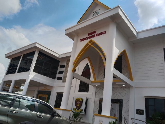 Kejati Kepri Ungkap Keterlibatan Dua Pegawai BP Batam dalam Korupsi PNBP Pelabuhan Batam. F, BI