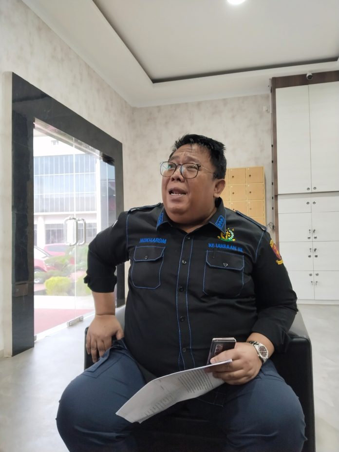 Asisten Bidang Tindak Pidana Khusus Kejaksaan Tinggi (Kejati) Kepulauan Riau (Kepri), Mukharom f, BI