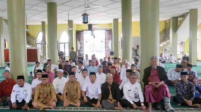 Wakil Wali Kota Tanjungpinang, Raja Ariza, secara resmi membuka acara Kegiatan Pelatihan Mubaligh dan Mubalighah Tingkat Kota Tanjungpinang Tahun 2025, Selasa (25/2/2025). F, Pemko Tanjungpinang