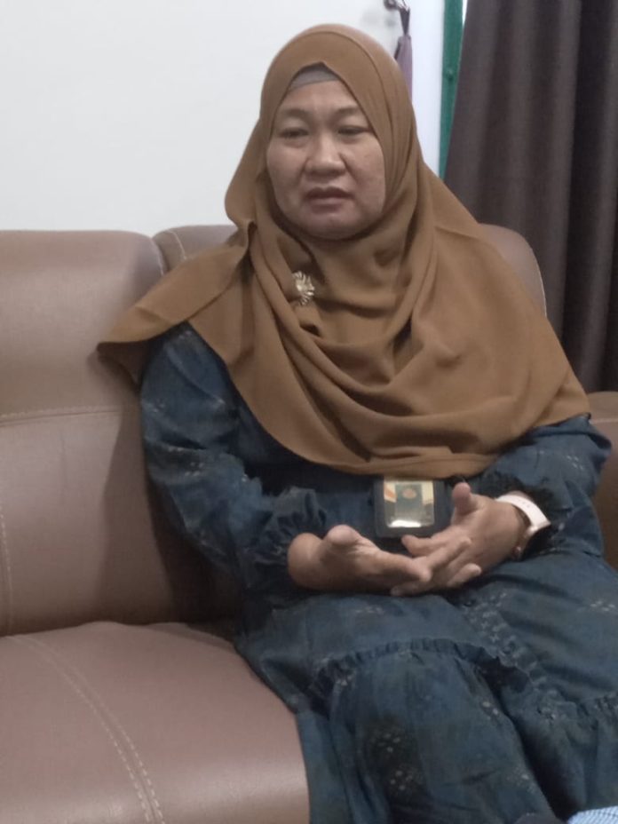 Sekretaris Disdukcapil Tanjungpinang, Riawati f, BI