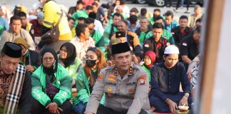Polda Kepri Gelar Buka Puasa Bersama Driver Online dan Mahasiswa di Batam Kepolisian Daerah Kepulauan Riau (Polda Kepri) menggelar acara buka puasa bersama dengan komunitas pengemudi transportasi online dan mahasiswa di Kota Batam di Masjid As-Salam Batam Jumat (7/3/2025). F, Polda Kepri
