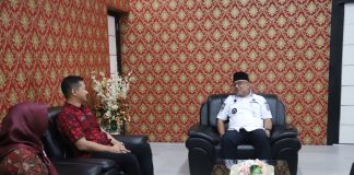 Audiensi Bersama BNN, Walikota Lis Darmansyah Ingin Ciptakan Lingkungan Pemerintahan Bebas Narkoba Wali Kota Tanjungpinang, Lis Darmansyah menerima kunjungan silaturahmi dan audiensi Kepala Badan Narkotika Nasional (BNN) Kota Tanjungpinang, Kombes Pol Abdul Hafidz, di Ruangan Wali Kota, Selasa (18/03/2025). F, diskominfo Tanjungpinang