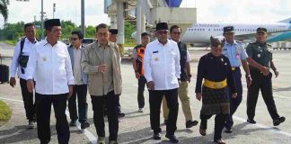 Menteri Kebudayaan RI Fadli Zon Tiba di Tanjungpinang, Kunjungi Pulau Penyengat dan Buka KURMA 2025 Menteri Kebudayaan Republik Indonesia, Fadli Zon, bersama rombongan tiba di Bandara Raja Haji Fisabilillah, Tanjungpinang, pukul 08.45 WIB, Senin (10/03/2025). F, diskominfo Tanjungpinang