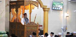 Wali Kota Lis Dorong Penguatan Program Baca Alquran untuk Mencetak Generasi Qurani peringatan Nuzulul Quran 1446 Hijriah, di Masjid Jami' Zulfirdaus, Komplek Bintan Center, Minggu (16/3/2025) malam. f,diskominfo Tanjungpinang
