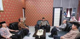 Tanjungpinang Raih Penghargaan Kinerja DAK Fisik Terbaik se-Kepri,Wali Kota: “Ini Bukti Kolaborasi yang Solid Penghargaan diserahkan langsung oleh Kepala Kanwil DJPb Kemenkeu Kepri, Budiman, kepada Wali Kota Tanjungpinang, Lis Darmansyah, dalam audiensi strategis di ruang kerjanya, Kamis (27/3/2025) f,diskominfo Tanjungpinang