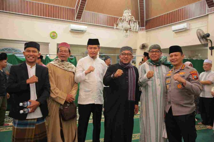 Safari Ramadan di Masjid Al Fauz, Kelurahan Bukit Cermin, Senin (10/3/2025) malam. f,diskominfo Tanjungpinang