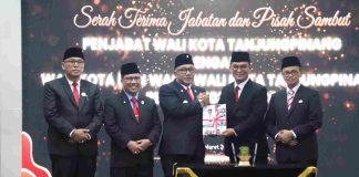 Lis Darmansyah dan Raja Ariza Resmi Pimpin Tanjungpinang, Apresiasi Kepemimpinan Andri Rizal Serah Terima Jabatan dan Pisah Sambut Penjabat Wali Kota di aula Sultan Sulaiman Badrul Alamsyah, kantor Wali Kota Tanjungpinang, Senin (3/3/2025) f, diskominfo Tanjungpinang