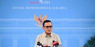 Presiden Prabowo Setuju Pembukaan Kembali Penempatan PMI ke Arab Saudi, Moratorium Segera Dicabut Menteri Perlindungan Pekerja Migran Indonesia (P2MI), Abdul Kadir Karding menyampaikan keterangannya kepada awak media di Kompleks Istana Kepresidenan Jakarta, pada Jumat, 14 Maret 2025. (Foto: BPMI Setpres)