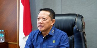 Kejagung Periksa Empat Saksi dalam Kasus Dugaan Korupsi Tata Kelola Minyak Mentah PT Pertamina Kejaksaan Agung (Kejagung) melalui Tim Jaksa Penyidik pada Direktorat Penyidikan Jaksa Agung Muda Bidang Tindak Pidana Khusus (JAM PIDSUS) memeriksa empat orang saksi dalam kasus dugaan tindak pidana korupsi terkait tata kelola minyak mentah dan produk kilang pada PT Pertamina (Persero), Sub Holding, dan Kontraktor Kontrak Kerjasama (KKKS) periode 2018 hingga 2023. f,Kejagung
