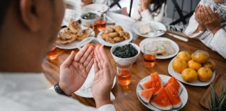 Tips Memilih Jajanan Sehat Saat Berbuka Puasa di Bulan Ramadhan foto, ilustrasi