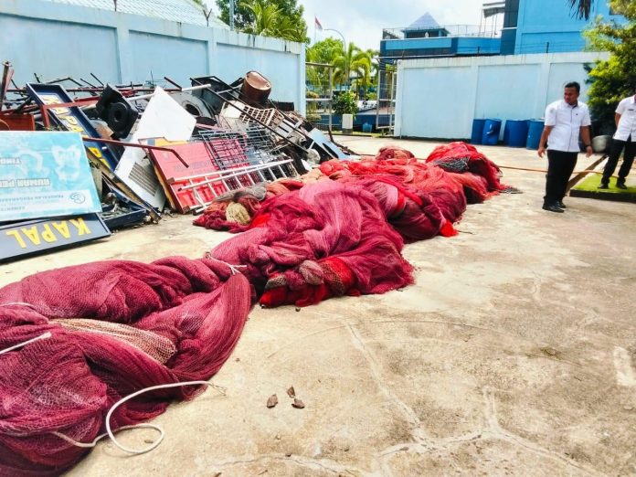 Badan Pemulihan Aset (BPA) melaksanakan serah terima simbolis hibah Barang Rampasan Negara berupa 1 (satu) unit Jaring Ikan Purse Seine (Pukat Cincin) Kapal Ex-Vietnam kepada Universitas Hasanuddin, f,Kejagung