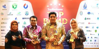 BPR Bintan Raih 3 Penghargaan di TOP BUMD Awards 2025, Roby Kurniawan Diganjar TOP Pembina BUMD Ajang penghargaan bergengsi bagi pelaku Badan Usaha Milik Daerah (BUMD) di Indonesia, TOP BUMD Awards 2025, resmi digelar di Dian Ballroom, Hotel Raffles Jakarta, Senin (28/4/2025). F, diskominfo Bintan