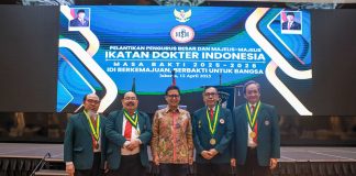 Menkes Budi Gunadi Sadikin: Kesehatan dan Pendidikan Jadi Fondasi Menuju Indonesia Emas 2045 Menteri Kesehatan (Menkes) Budi Gunadi Sadikin menghadiri pelantikan Pengurus Besar Ikatan Dokter Indonesia (PB IDI) yang digelar pada Sabtu (12/4/2025). f,kemkes