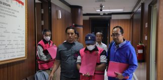 Tiga Hakim Jadi Tersangka, Kejagung Geledah Tiga Lokasi Terkait Dugaan Suap Perkara Minyak Goreng Tim Penyidik Jaksa Agung Muda Tindak Pidana Khusus (JAM PIDSUS) Kejaksaan Agung melakukan penggeledahan di tiga lokasi berbeda Sabtu, (12/4/2025) mulai pukul 12.00 WIB f,kejagung