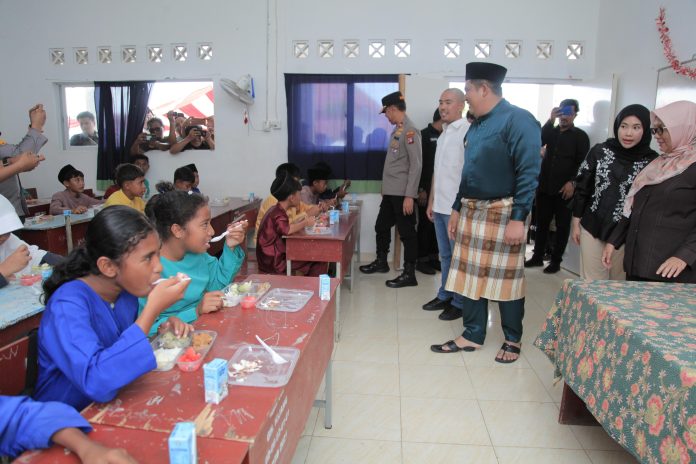 PT Bintan Alumina Indonesia (PT BAI) turut mendukung pelaksanaan program MBG bagi ratusan siswa di dua sekolah yang berada dalam kawasan Kawasan Ekonomi Khusus (KEK) Galang Batang. Kamis (17/4/2025) f, kiriman untuk BI