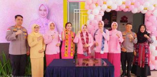 Wakil Ketua TP-PKK Tanjungpinang Resmikan Gedung Baru TK Kemala Bhayangkari 08 Wakil Ketua Tim Penggerak PKK Kota Tanjungpinang, Handayani, menghadiri peresmian Gedung TK Kemala Bhayangkari 08 Tanjungpinang yang berlokasi di Jalan Sunaryo No. 3, Jumat (25/4/2025). f,diskominfo Tanjungpinang