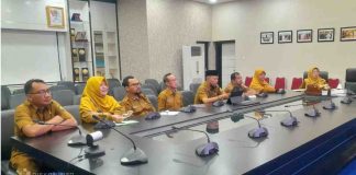 Pemko Tanjungpinang Siap Kendalikan Inflasi, Perkuat Monitoring dan Operasi Pasar Pemerintah Kota Tanjungpinang mengikuti Rapat Koordinasi Pembahasan Langkah Konkret Pengendalian Inflasi di Daerah, yang digelar secara hybrid dari Ruang Rapat Lantai 3 Kantor Wali Kota Tanjungpinang, Senin (28/4/2025). F, diskominfo Tanjungpinang