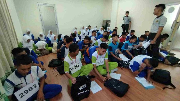 Sebanyak 195 pelajar tingkat SMA/SMK sederajat se-Kota Tanjungpinang mengikuti tahapan seleksi kesehatan dan parade calon Pasukan Pengibar Bendera Pusaka (Paskibraka) Kota Tanjungpinang Tahun 2025, yang digelar Senin (14/4/2025). f,diskominfo Tanjungpinang