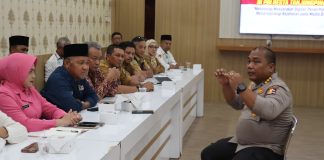 Polri Lakukan Penelitian Terkait Kejahatan Media Online di Tanjungpinang Puslitbang Polri melaksanakan penelitian dengan tema "Melindungi Masyarakat Digital: Peran Polri dalam Menanggulangi Kejahatan pada Media Online" yang berlangsung di Rupatama Polresta Tanjungpinang, Selasa (06/05/2025). F, Polresta Tanjungpinang