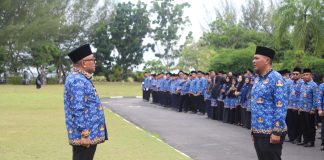 Peringati Harkitnas ke-117, Wali Kota Lis Darmansyah Tegaskan Kebangkitan Nasional Harus Berpihak pada Rakyat Pemerintah Kota Tanjungpinang menggelar upacara peringatan Hari Kebangkitan Nasional (Harkitnas) ke-117 yang dirangkaikan dengan Hari Kesadaran Nasional, di halaman kantor Wali Kota Tanjungpinang, Selasa (20/5/2025). F,diskominfo Tanjungpinang