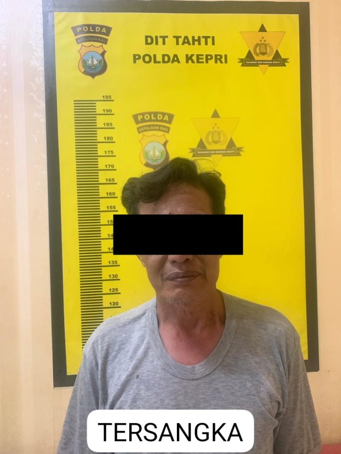 Subdit IV Ditreskrimum Polda Kepri kembali berhasil menggagalkan upaya pengiriman Pekerja Migran Indonesia (PMI) ilegal ke Malaysia. Dua calon PMI non-prosedural diamankan saat hendak diberangkatkan melalui Pelabuhan Internasional Batam Center, Rabu (21/5/2025). F, Polda Kepri