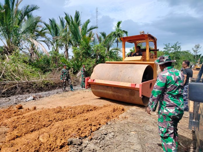 Pada Sabtu, 24 Mei 2025, TMMD yang dilaksanakan di Desa Panggak Laut, Kecamatan Daik, Kabupaten Lingga, mencatat capaian penting dalam pembukaan akses jalan baru. F, Pendim 0315