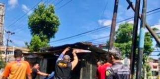 Satpol PP Tanjungpinang Tertibkan Lapak PKL Liar di Jalan Adi Sucipto KM 10 Satuan Polisi Pamong Praja (Satpol PP) Kota Tanjungpinang kembali melakukan penertiban terhadap sejumlah lapak pedagang kaki lima (PKL) yang berdiri tanpa izin di atas fasilitas umum, tepatnya di kawasan Jalan Adi Sucipto KM 10, Kamis (15/5/2025). F, diskominfo Tanjungpinang