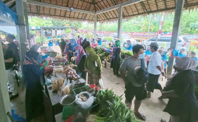 Dalam rangka menyambut Hari Raya Idul Adha 1446 H dan sebagai bagian dari program revitalisasi Gerai Pangan, Dinas Pertanian, Pangan dan Perikanan (DP3) Kota Tanjungpinang akan menggelar Bazar Murah Gerai Pangan tanggal 31 Mei - 1 Juni 2025, mulai pukul 06.00 hingga 11.00 WIB, berlokasi di Gerai Pangan, Jl. Hang Lekir, Batu IX, Kota Tanjungpinang. F, diskominfo Tanjungpinang