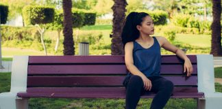 Duduk Lebih dari 6 Jam Sehari? Waspadai Risiko Penyakit Serius! Ilustrasi foto