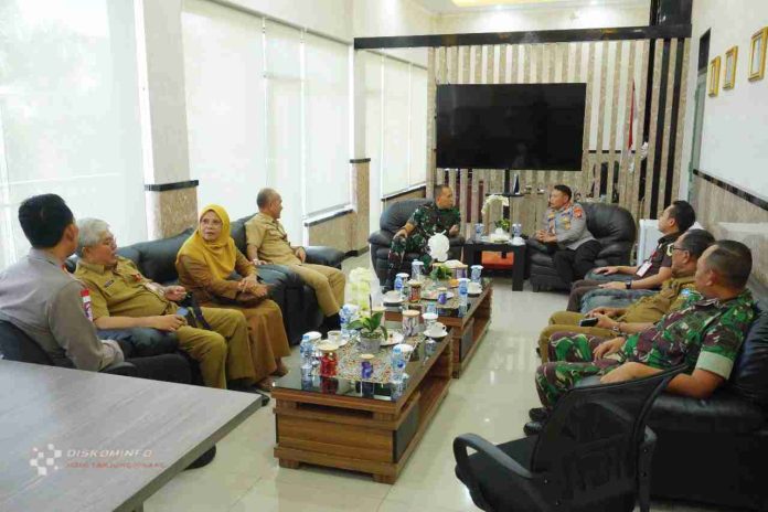 Kodim 0315/Tanjungpinang menggelar Rapat Koordinasi (Rakor) Percepatan Swasembada Pangan di Ruang Data Makodim, Jalan A. Yani Km.6, Tanjungpinang, Selasa (03/06). F, diskominfo Tanjungpinang