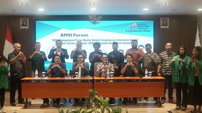 Kepengurusan Asosiasi Media Siber Indonesia (AMSI) Provinsi Kepulauan Riau periode 2025–2028 resmi dilantik dalam prosesi yang digelar di Hotel Asialink, Sabtu (25/4/2026). F, AMSI Kepri