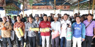Ketua DPRD Kepri Iman Sutiawan Serahkan Bantuan Alat Tangkap Ikan kepada 73 Nelayan di Batam Ketua DPRD Provinsi Kepulauan Riau (Kepri) sekaligus Ketua DPD Partai Gerindra Kepri, H. Iman Sutiawan, menyerahkan bantuan alat tangkap ikan kepada 73 nelayan di RM Kas Ros Seafood, Tanjung Riau, Kota Batam, Kamis (15/10/2026) f,DPRD Kepri